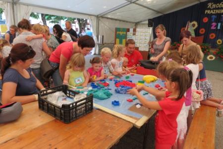 KNOBLEHARJEVO 2012- Otroški živ žav 44